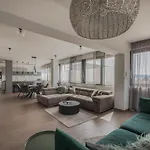 The View Luxury With Pool 公寓