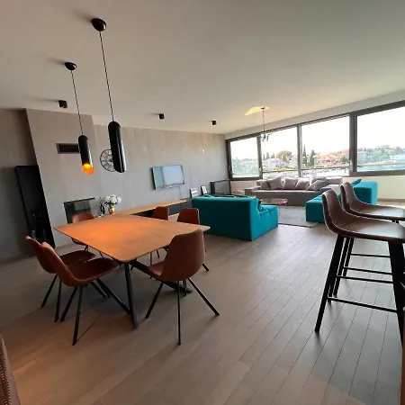 The View Luxury With Pool Apartment *
