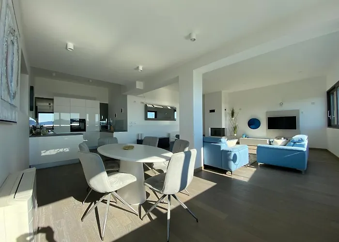 The View Luxury With Pool Apartment