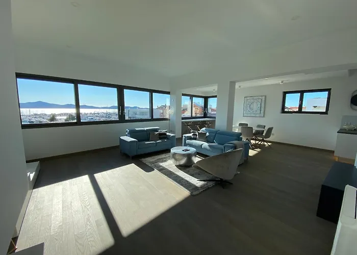 The View Luxury With Pool Apartment *