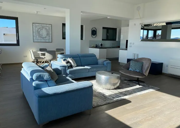 The View Luxury With Pool Apartment *