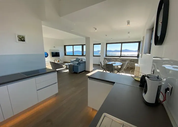 The View Luxury With Pool Apartment