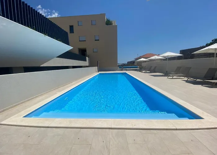 The View Luxury With Pool