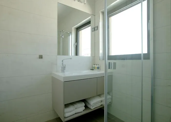 The View Luxury With Pool Apartment *