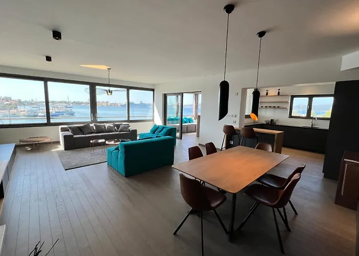 The View Luxury With Pool Apartment *