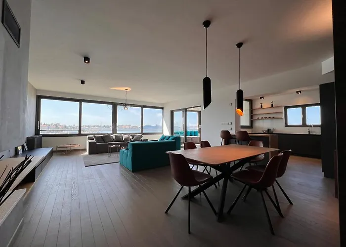 The View Luxury With Pool Apartment