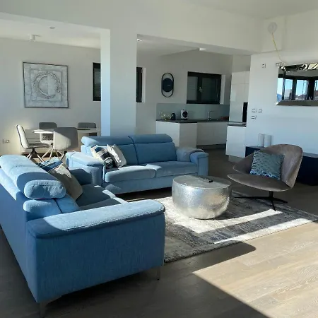 The View Luxury With Pool Appartamento *