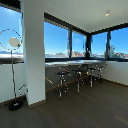 The View Luxury With Pool 公寓 扎达尔