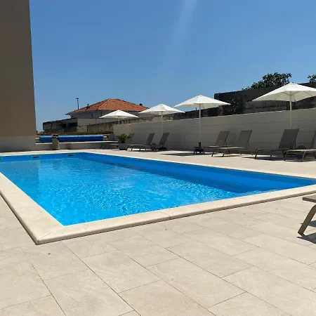 The View Luxury With Pool شقة