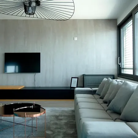 The View Luxury With Pool * 扎达尔