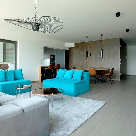 The View Luxury With Pool * 扎达尔