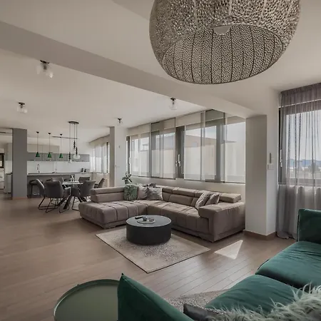 The View Luxury With Pool Appartamento