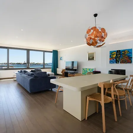 The View Luxury With Pool Apartament *