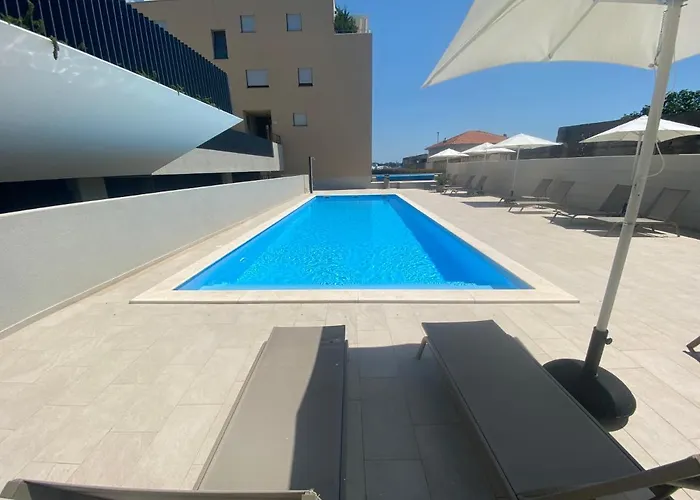 Апартаменти The View Luxury With Pool *